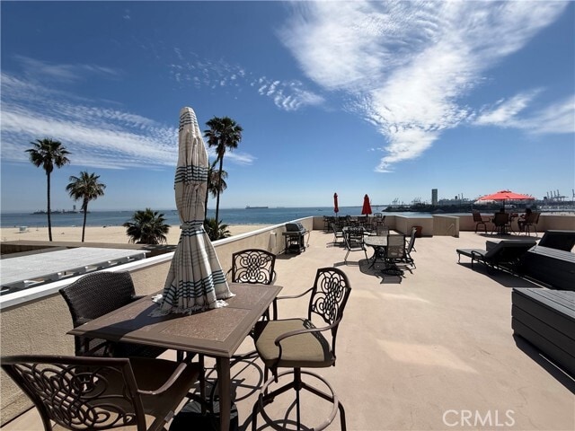 Building Photo - 1174 E Ocean Blvd Unit 10