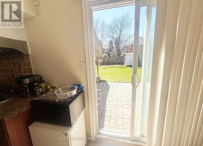 Photo - 18 Huntington Park Dr