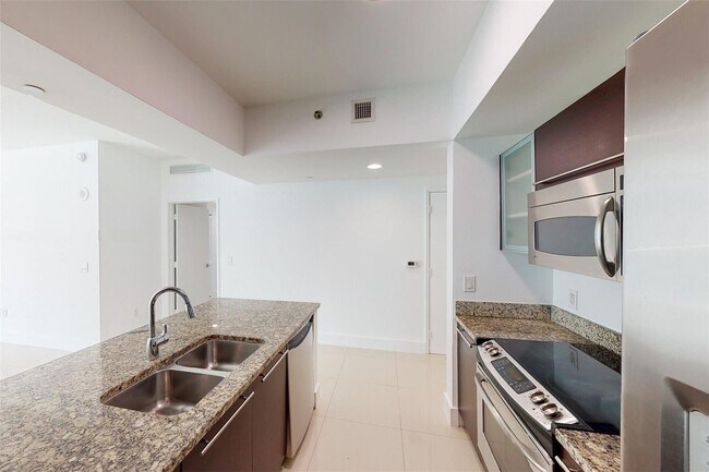 Photo - 951 Brickell Ave Unit 810