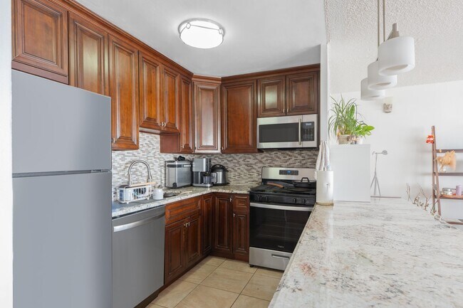 Photo - 280 Marin Blvd