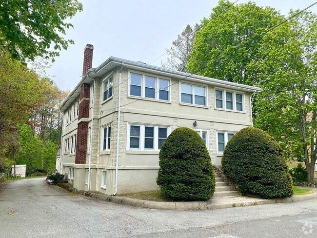 Building Photo - 8 Dunham St Unit 1 Rental