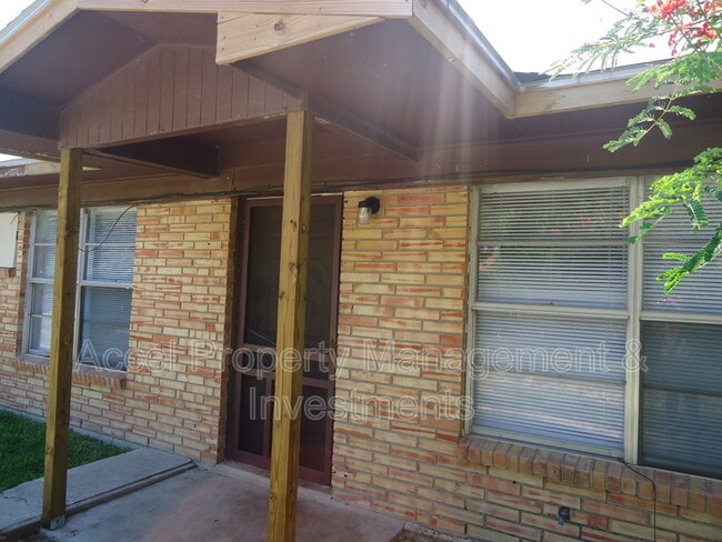 Photo - 2401 Gumwood Ave Condo Unit 4