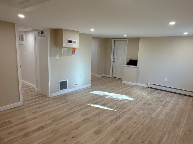 Photo - 261 Mount Auburn St Unidad 2