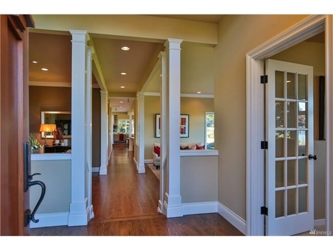 Photo - 4bd/3.5ba Kirkland House