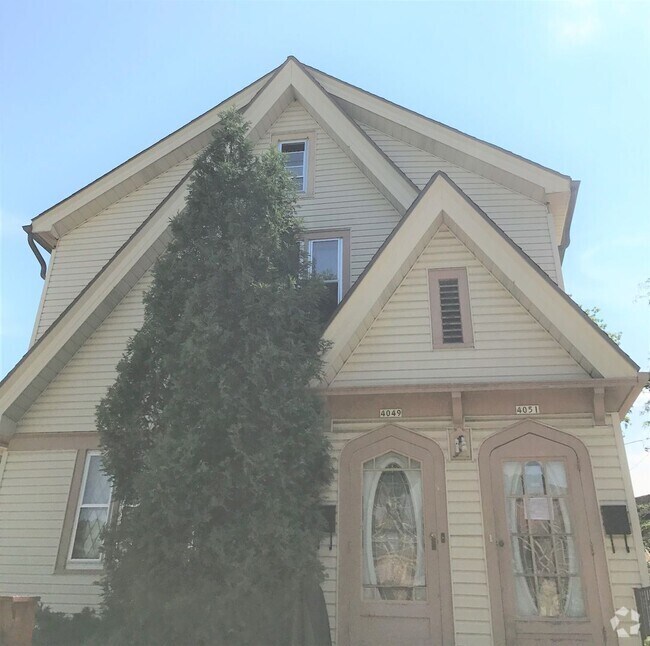 Building Photo - 4049 N Elmhurst Rd Unit 4051-Upper Rental