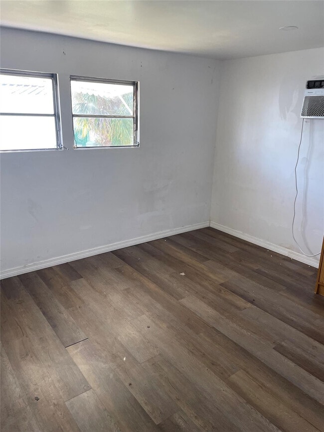 Photo - 8508 SW 16th Ct