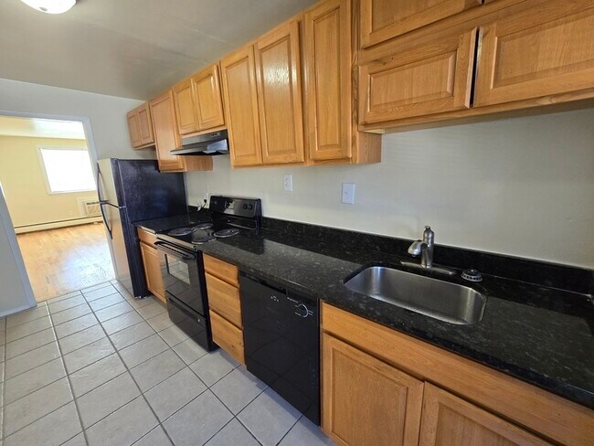 Photo - 3210 Ellwood Ave Unidad B