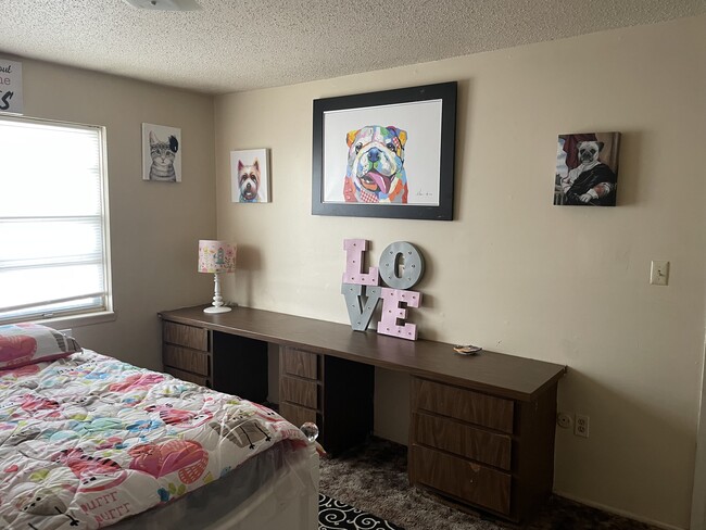 Photo - Courtyard Apartments