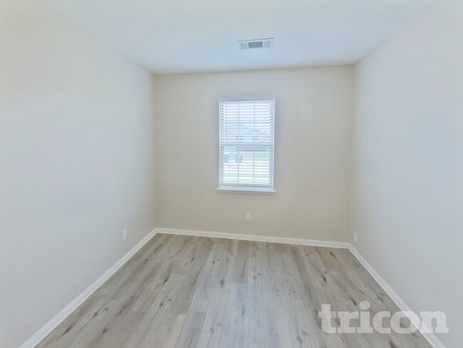 Photo - 2108 Barrow St