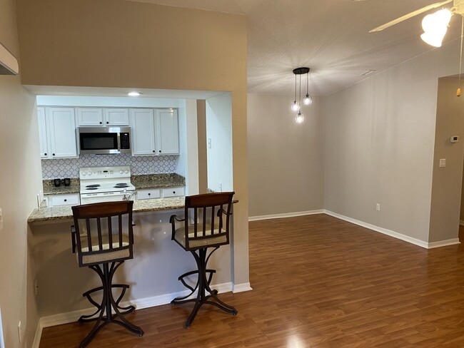 196 Riverbend Dr