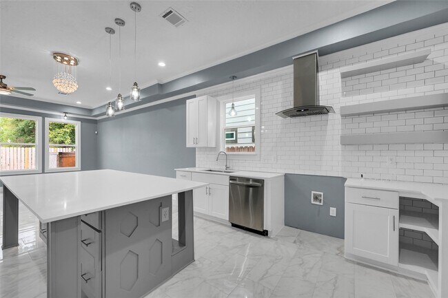 Photo - 4304 New Orleans St