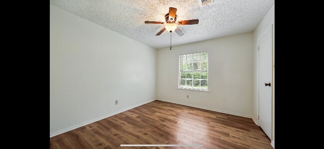 Photo - 103 E Wells St Unidad V