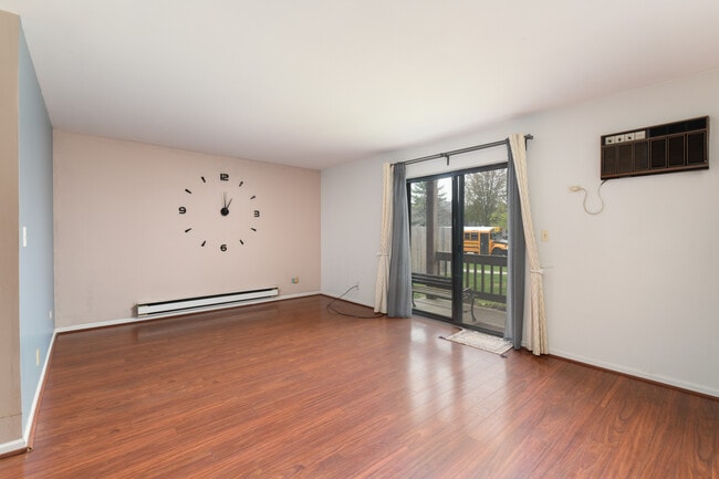 Photo - 425 Berkshire Dr Unit 16