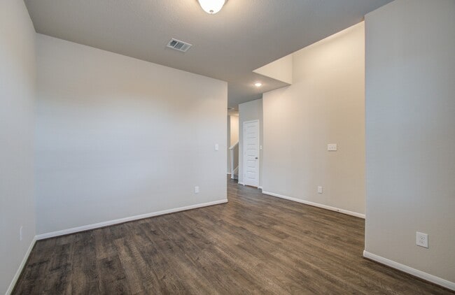 Photo - 506 Hidden Brk Dr