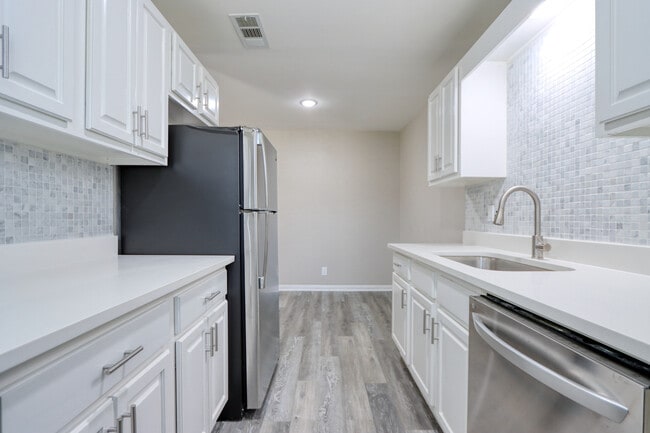 Building Photo - 2013 Interurban Blvd