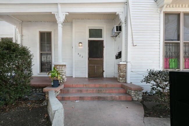 Photo - GOVERNMENT HILL***APARTMENT***CLOSE TO FT. SAM & THE PEARL Unit #4