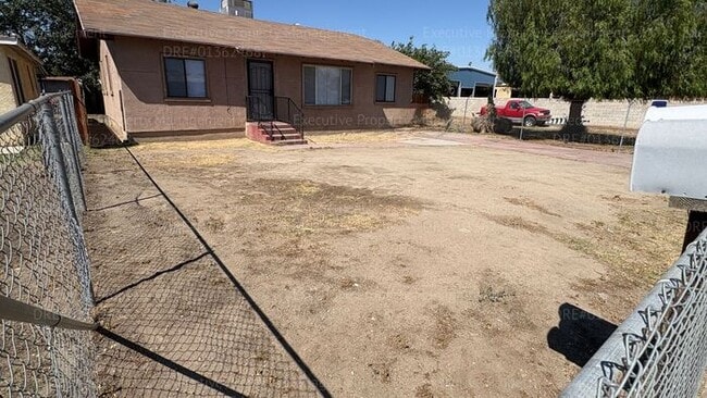 Photo - 4 bedroom 2 bathroom house in East Bakersfield near park and schools.