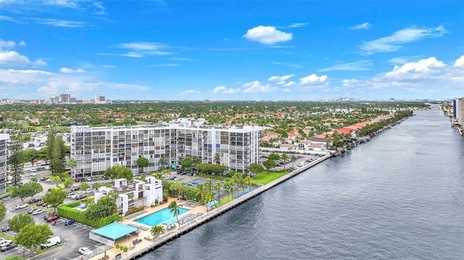 Photo - 1000 Parkview Dr Unit 229