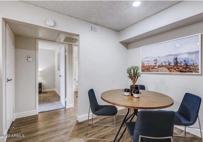 Photo - 1944 W Thunderbird Rd Unidad 1