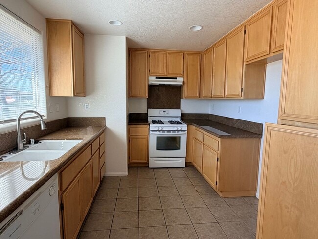 Photo - 9236 Peach Ave Unit A