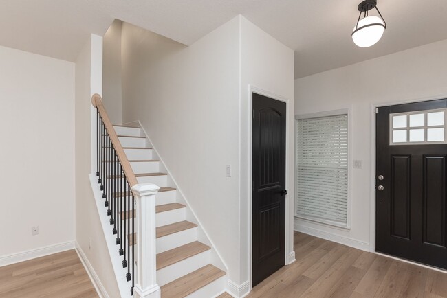 Photo - Easy access to interstate, shopping & down...