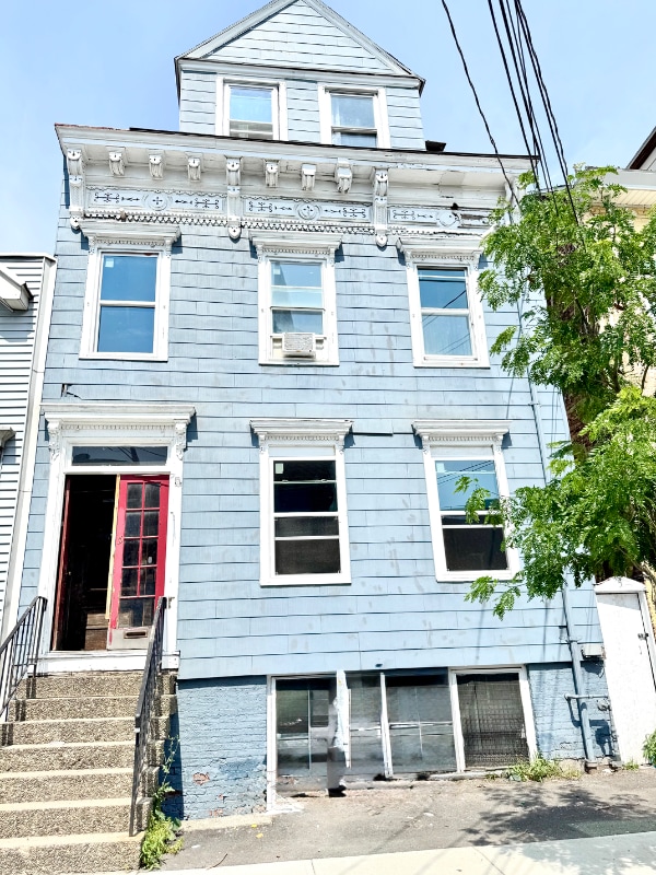 Building Photo - 5 West St Rental