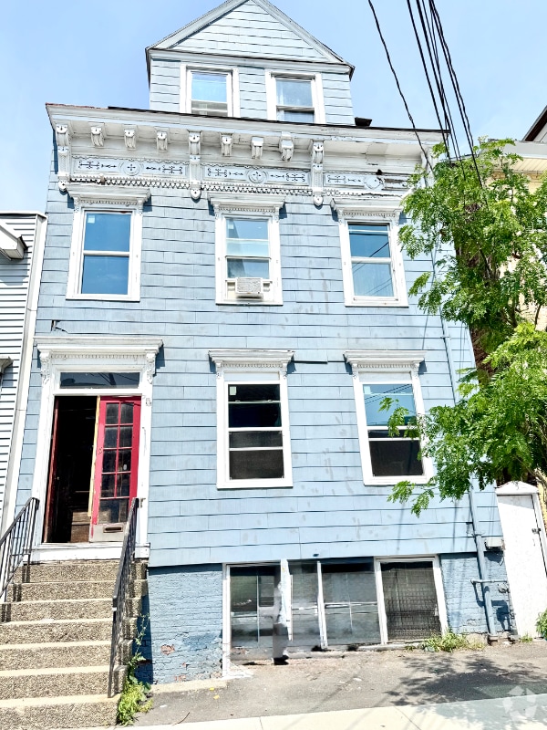 Building Photo - 5 West St Rental