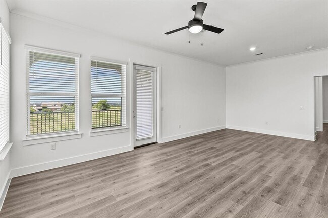 Photo - 1664 Hillside Terrace