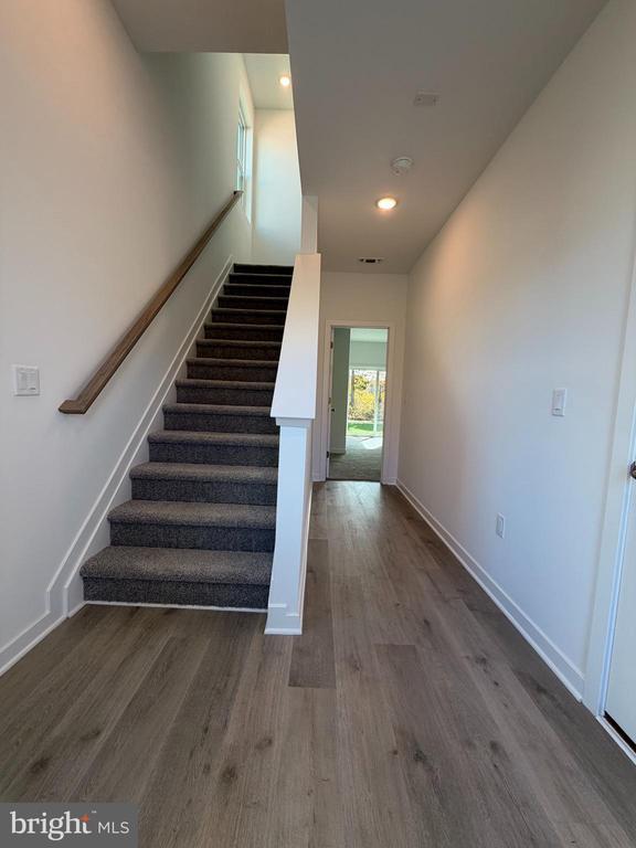 Building Photo - 61 Basswood St