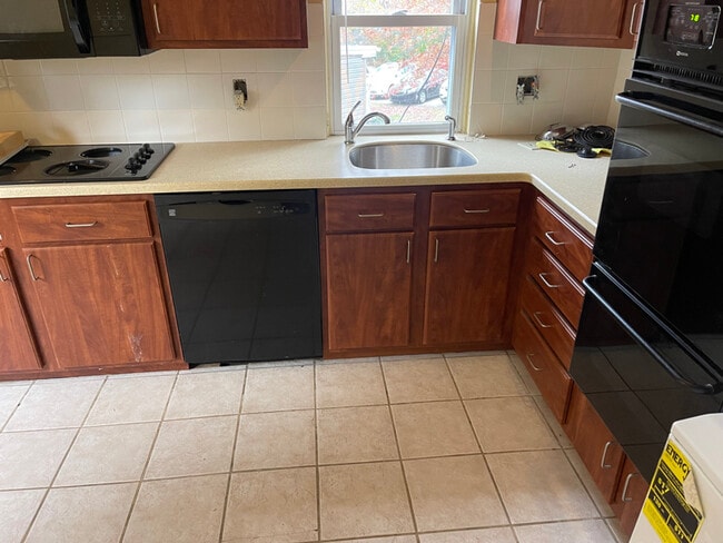 Photo - 17A St Albans Ave