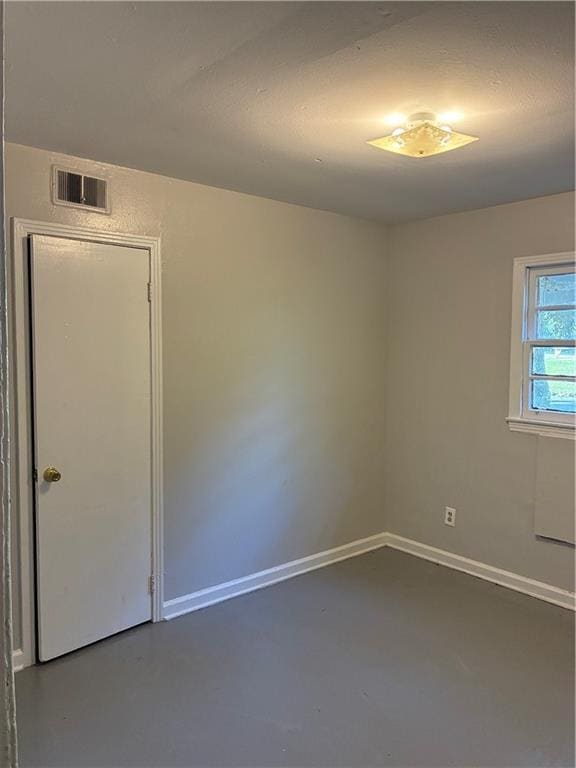 Photo - 613 Wesley Ln E