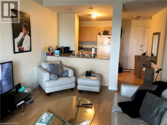 Photo - 135 James St S Unit 606