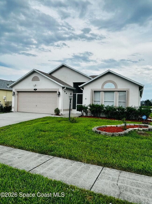 Building Photo - 3865 La Flor Dr