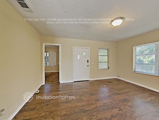 Photo - 9501 N Albany Ave