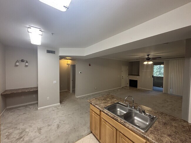 Photo - 2 BED 2 BATH CONDO IN GATED COMMUNITY WITH CLUBHOUSE AMMENITIES Unit 424