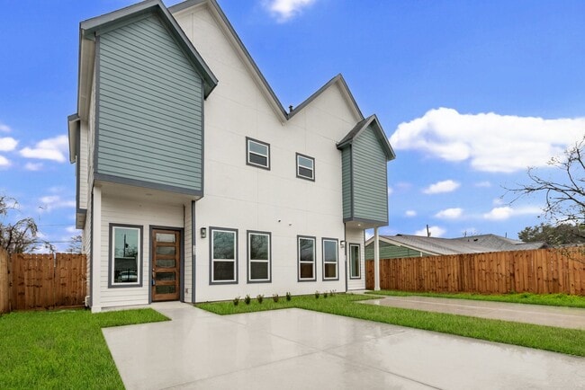 Photo - 7315 Iwo Jima Rd