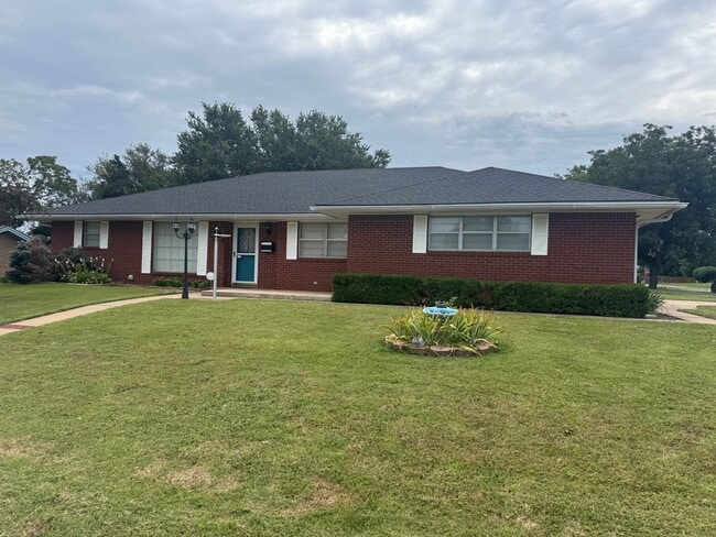 Building Photo - 2703 Shirley Dr Rental