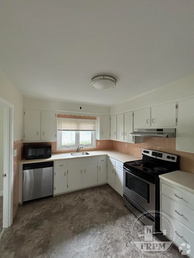 Building Photo - 59 Fairmount St Unit 59 Fairmount St New Bedford, MA Rental