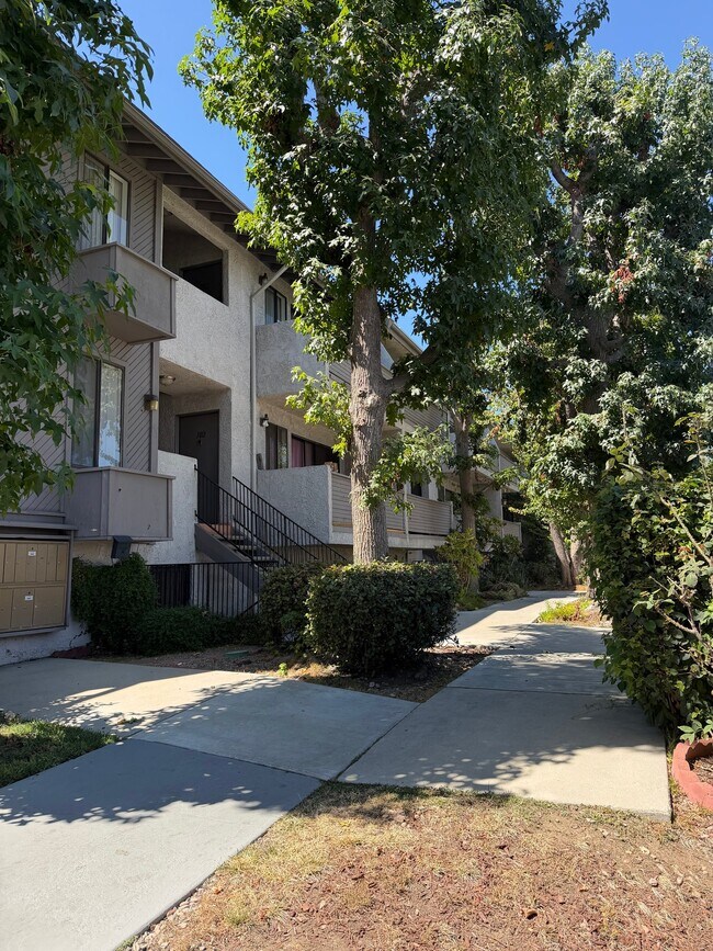 8539 De Soto Ave Unit 109