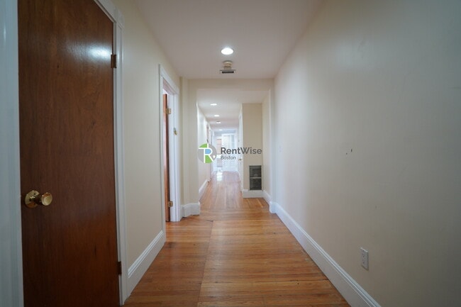 Building Photo - 12 Dean Rd Rental