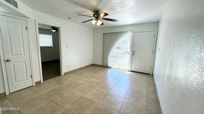 Building Photo - 1320 E Vista Ave Rental