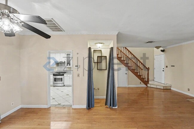 Building Photo - Unit 17