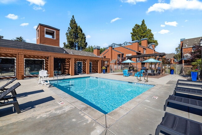 Building Photo - Summerhill Park