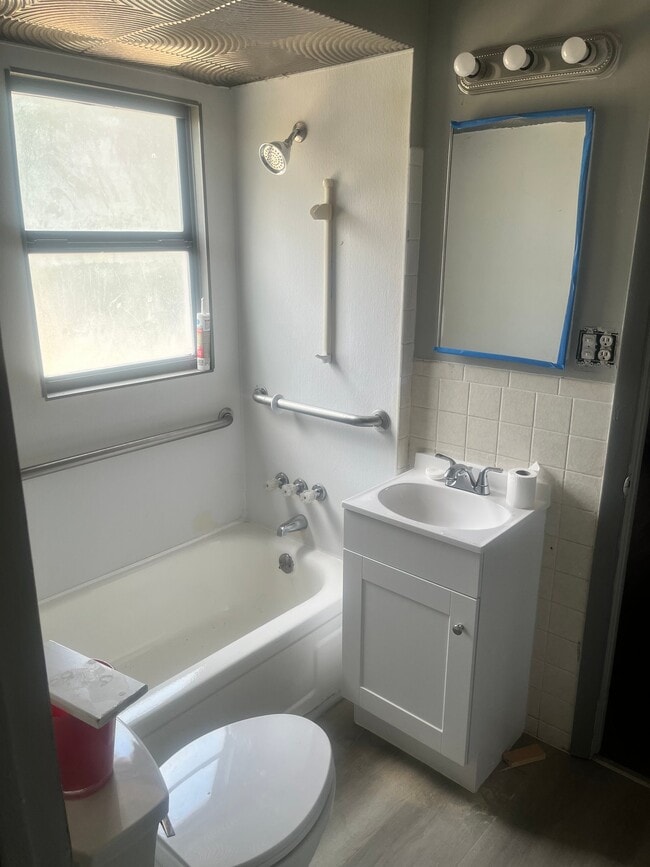 Photo - 1409 Hanover St