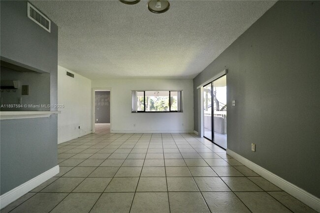 Photo - 13240 SW 88th Ln Unidad 207E