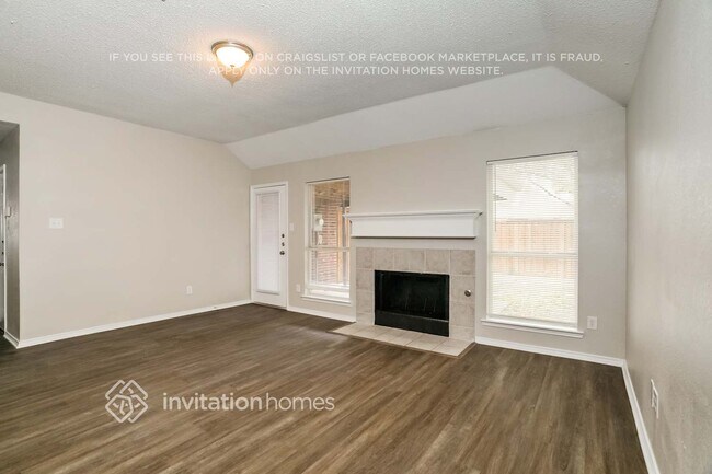 Photo - 9999 Buckingham Ln