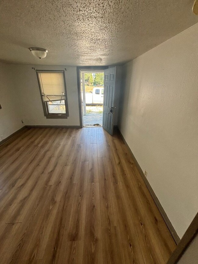 Photo - Nice, Clean 2BD/1BA