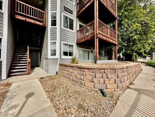 Photo - "Charming 2-Bed Condo Retreat in Aurora!" Unit 1522R