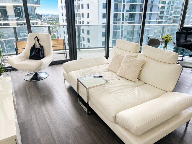 Photo - 45 SW 9th St Unit 2908