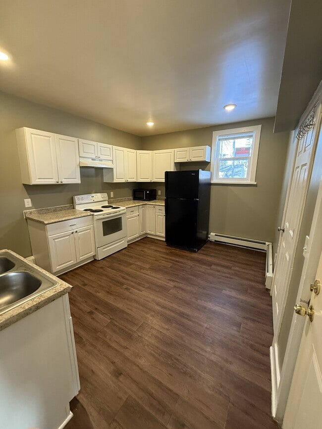 Photo - 1355 Payne Ave